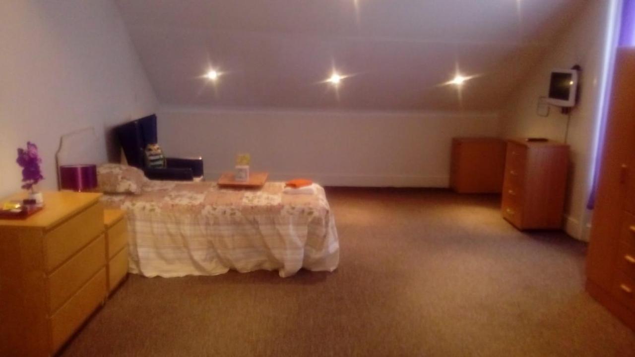 Carer 4 You Residential Home Upholland Bagian luar foto